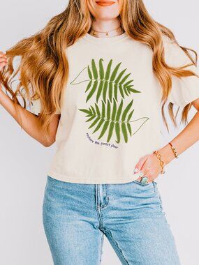 Fern Graphic T-Shirt 🌿🌲 | Vintage Forest Lover Tee | Botanical Nature Shirt